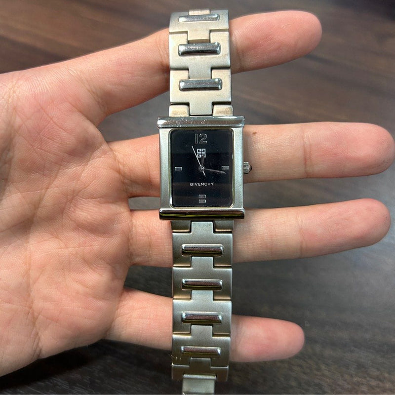 [Pre-Owned] Givenchy Quartz Women Watch