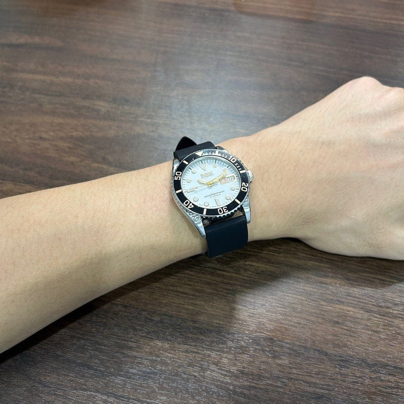 [Pre-Owned] Seiko SKX021 38mm Diver Style Automatic Men Watch