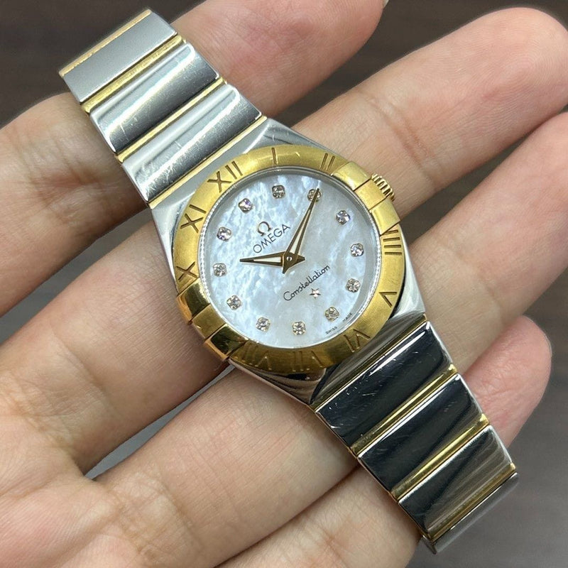 [Pre-Owned] Omega Constellation 27mm MOP Diamond Dial 18k Gold Quartz Women Watch
