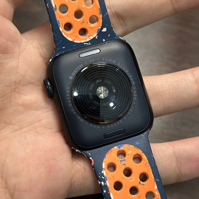 [Pre-Owned] Apple Watch SE 2 (40mm) Nike Edition Aluminium GPS Smartwatch