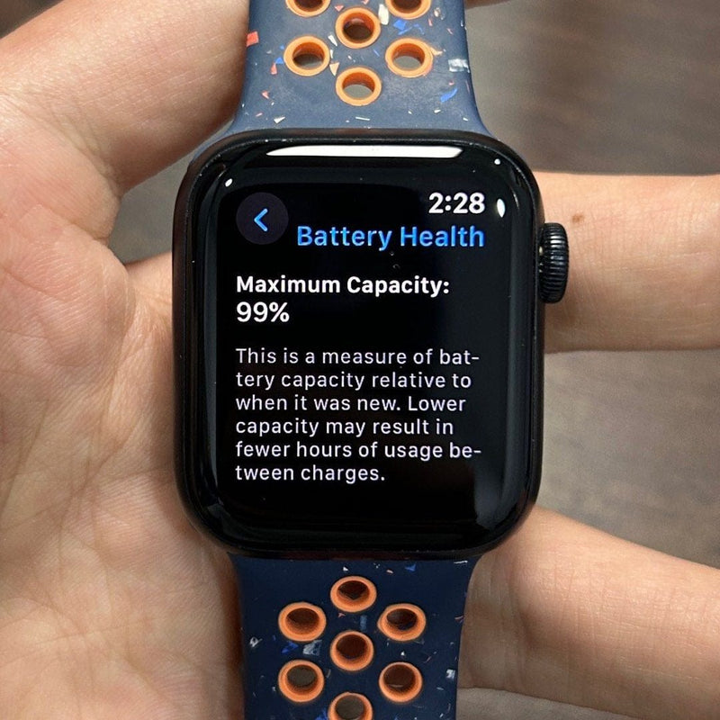 [Pre-Owned] Apple Watch SE 2 (40mm) Nike Edition Aluminium GPS Smartwatch